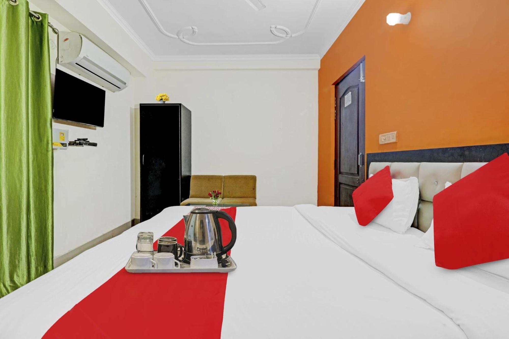 Hotel O J.D Palace Chinhat Exteriér fotografie